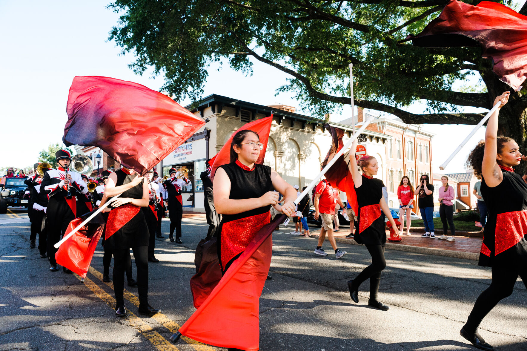 photo_ft_news_fhs homecoming parade-1_20210902.jpg
